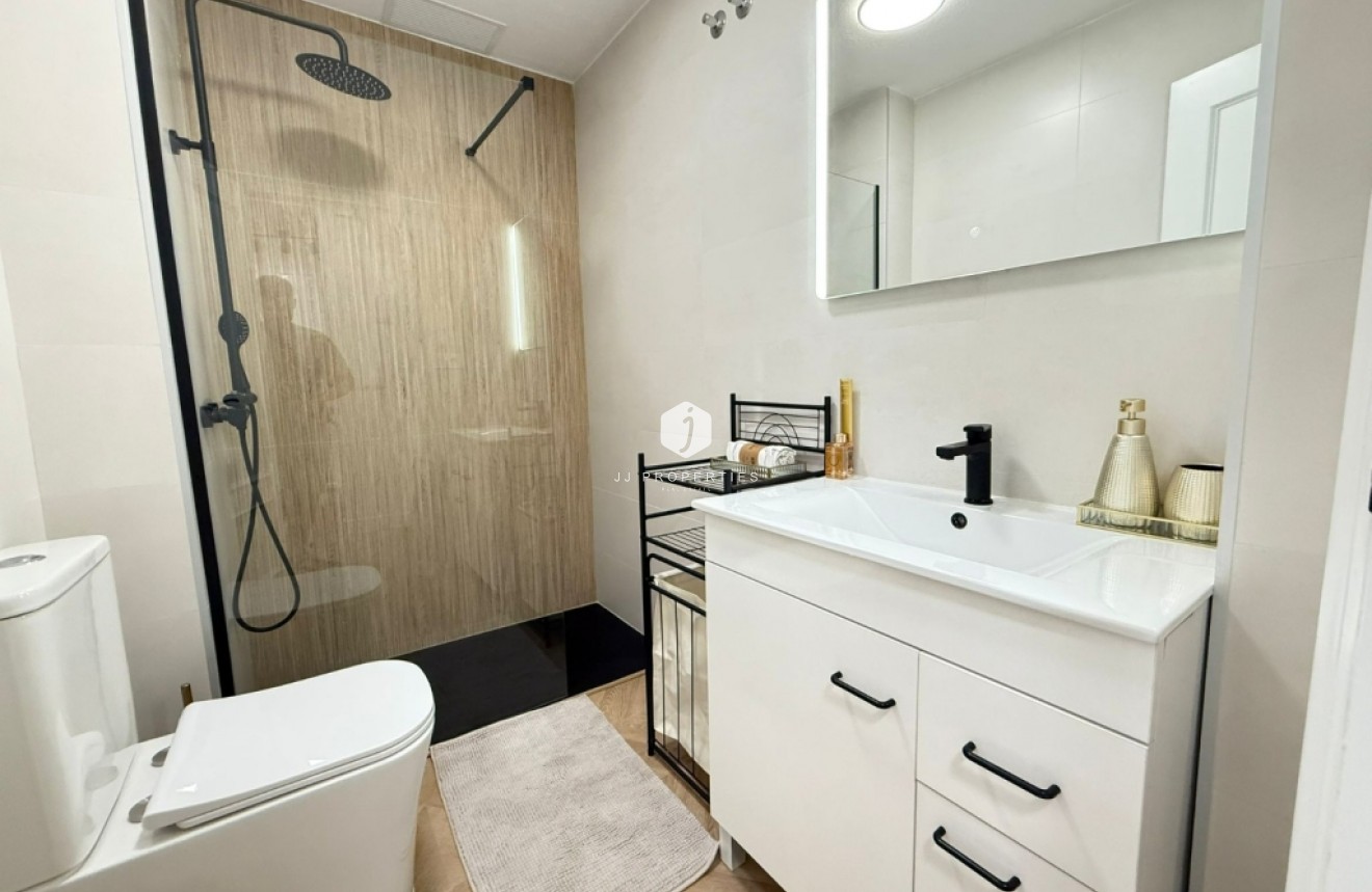 D'occasion - Appartement -
Torrevieja - Costa Blanca