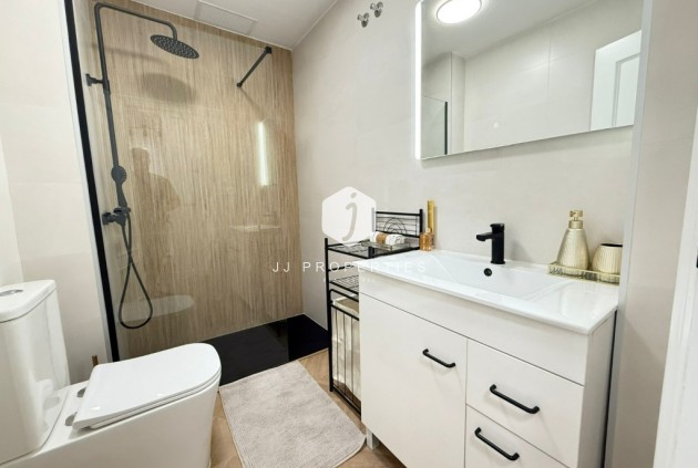 D'occasion - Appartement -
Torrevieja - Costa Blanca