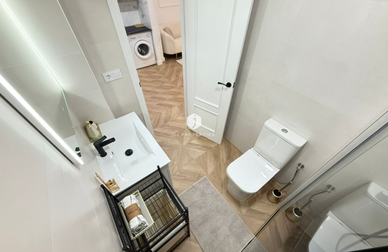 D'occasion - Appartement -
Torrevieja - Costa Blanca