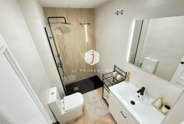 D'occasion - Appartement -
Torrevieja - Costa Blanca