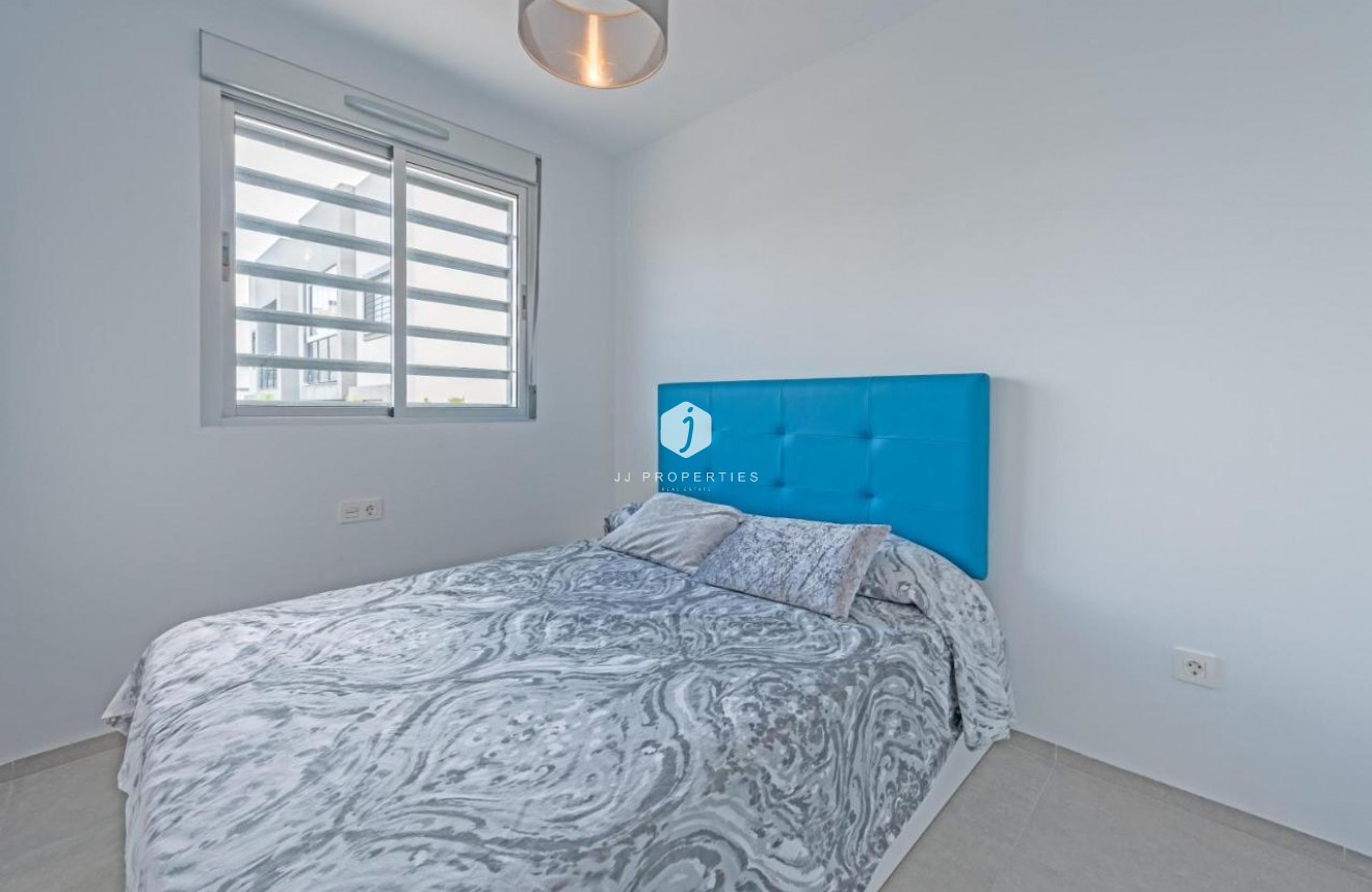 Segunda mano - Bungalow -
Torrevieja - Auguas Neuvas