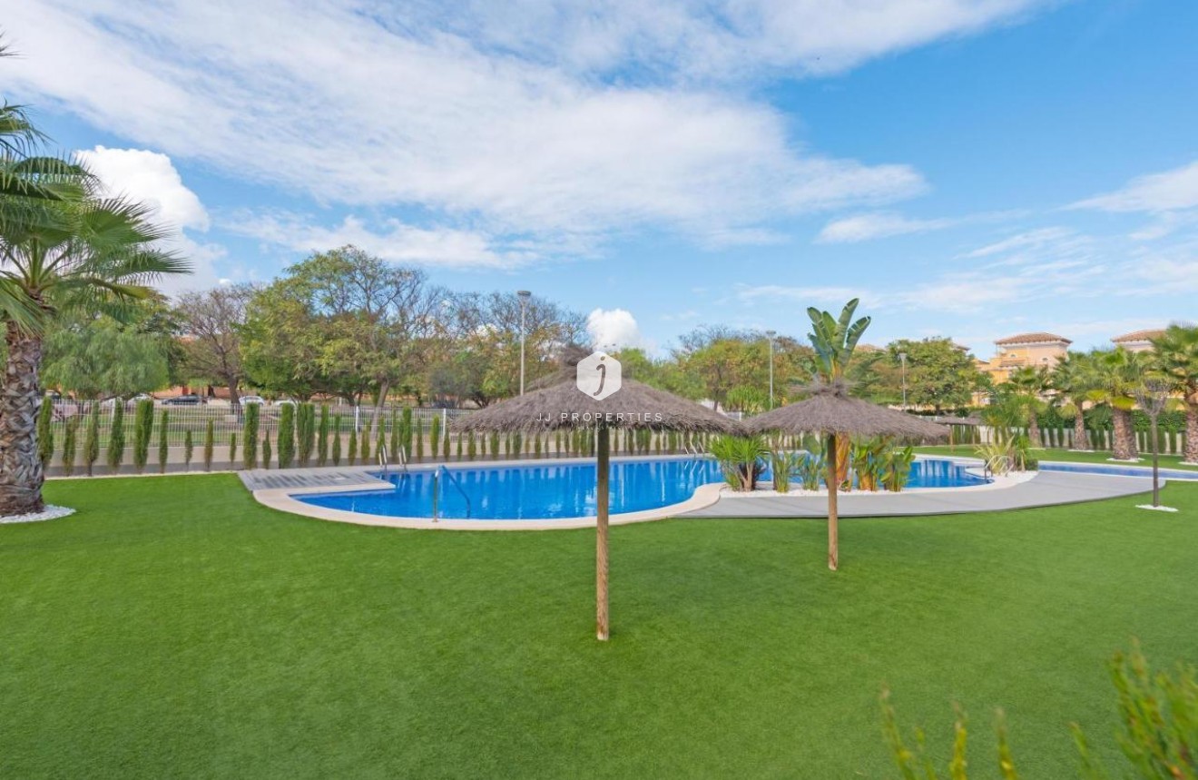 Segunda mano - Bungalow -
Torrevieja - Auguas Neuvas