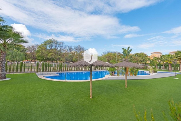 Segunda mano - Bungalow -
Torrevieja - Auguas Neuvas