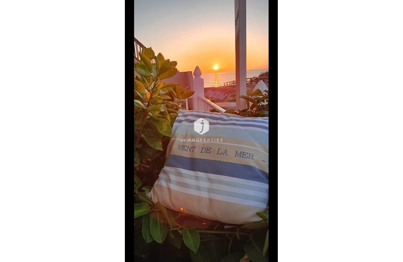 Segunda mano - Bungalow -
Torrevieja - La Mata