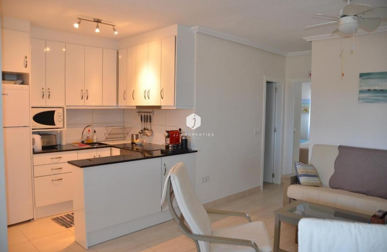 Segunda mano - Bungalow -
Torrevieja - La Mata