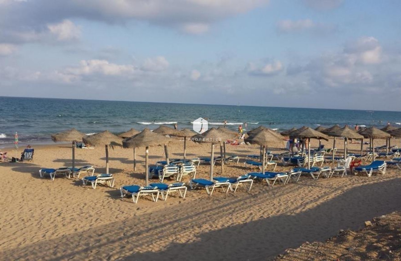 Segunda mano - Bungalow -
Torrevieja - La Mata