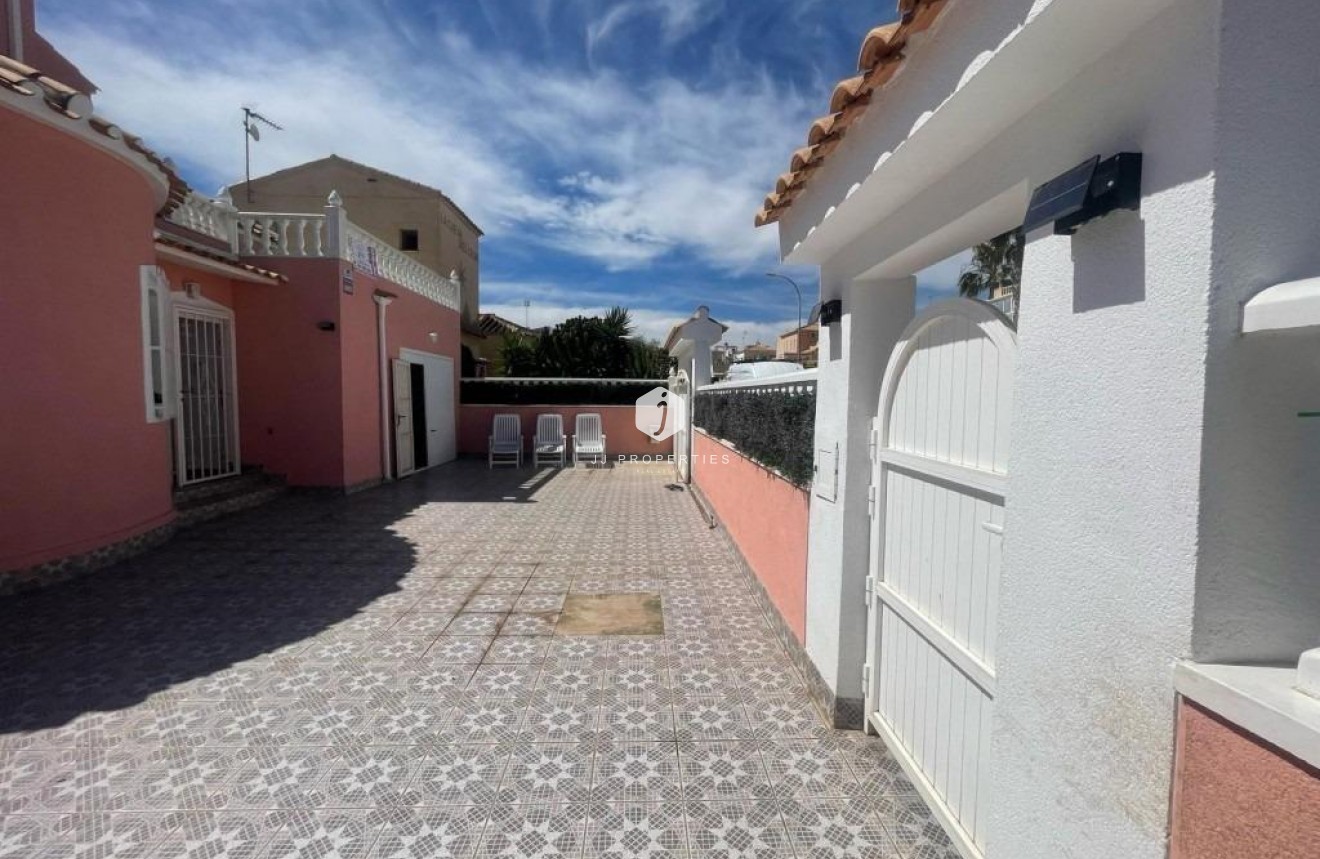 Tweedehands - Villa -
Orihuela Costa - Playa Flamenca