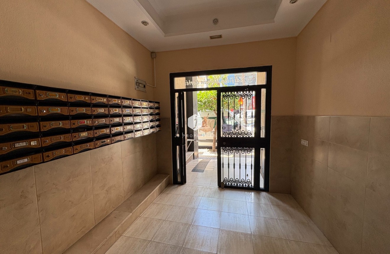 Segunda mano - Apartamento / piso -
Torrevieja - Costa Blanca