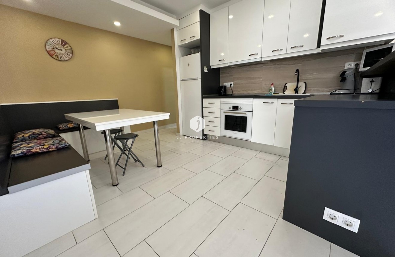 Segunda mano - Apartamento / piso -
Torrevieja - Paseo maritimo