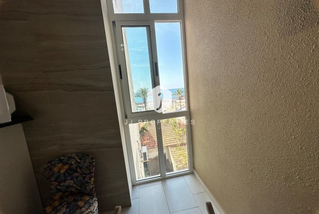 Segunda mano - Apartamento / piso -
Torrevieja - Paseo maritimo