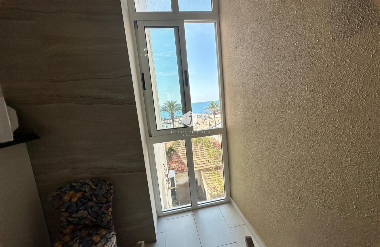 Segunda mano - Apartamento / piso -
Torrevieja - Paseo maritimo