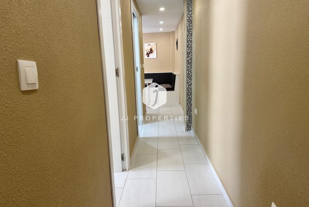 Segunda mano - Apartamento / piso -
Torrevieja - Paseo maritimo