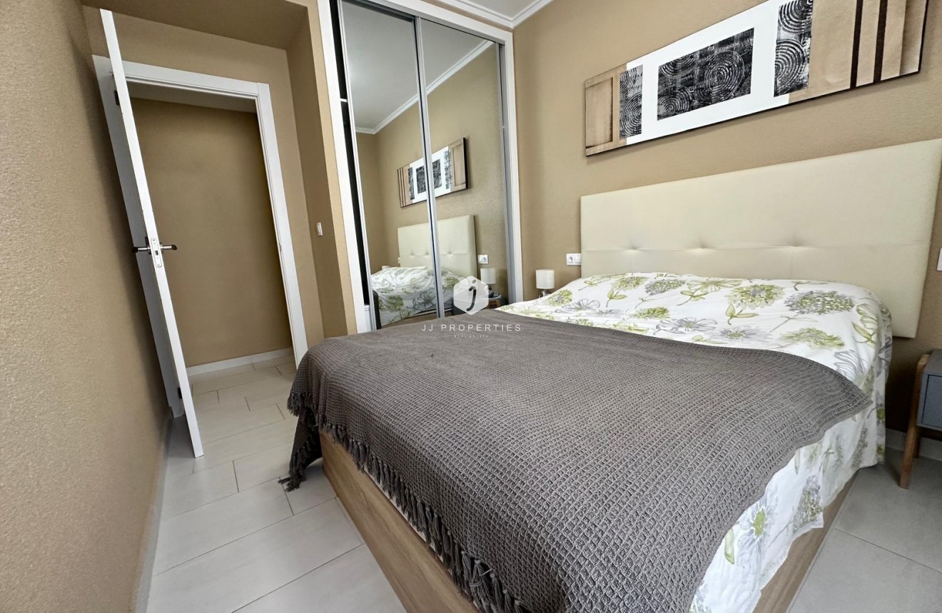 Segunda mano - Apartamento / piso -
Torrevieja - Paseo maritimo