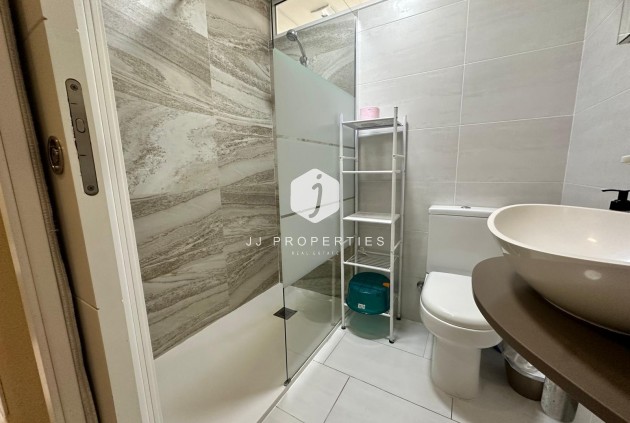 Segunda mano - Apartamento / piso -
Torrevieja - Paseo maritimo