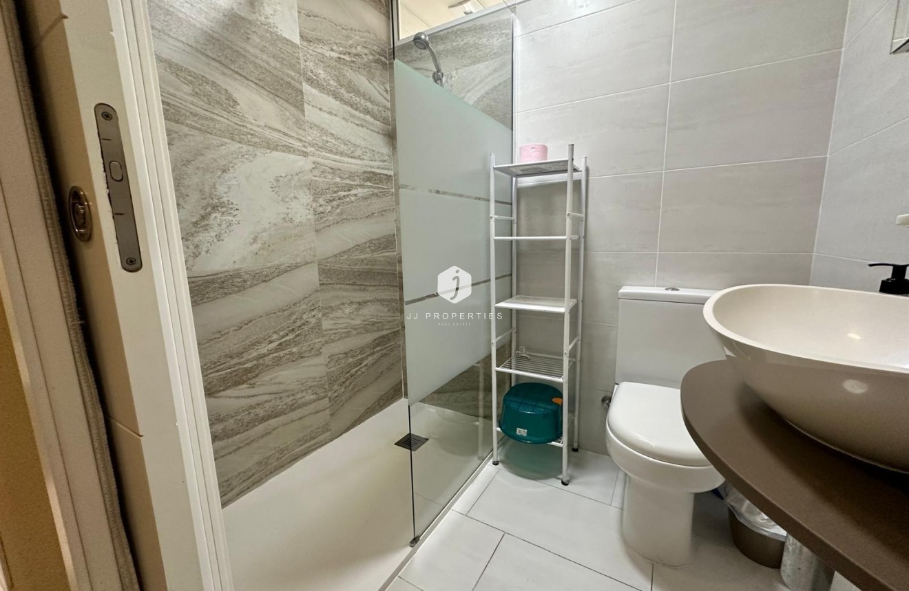 Segunda mano - Apartamento / piso -
Torrevieja - Paseo maritimo