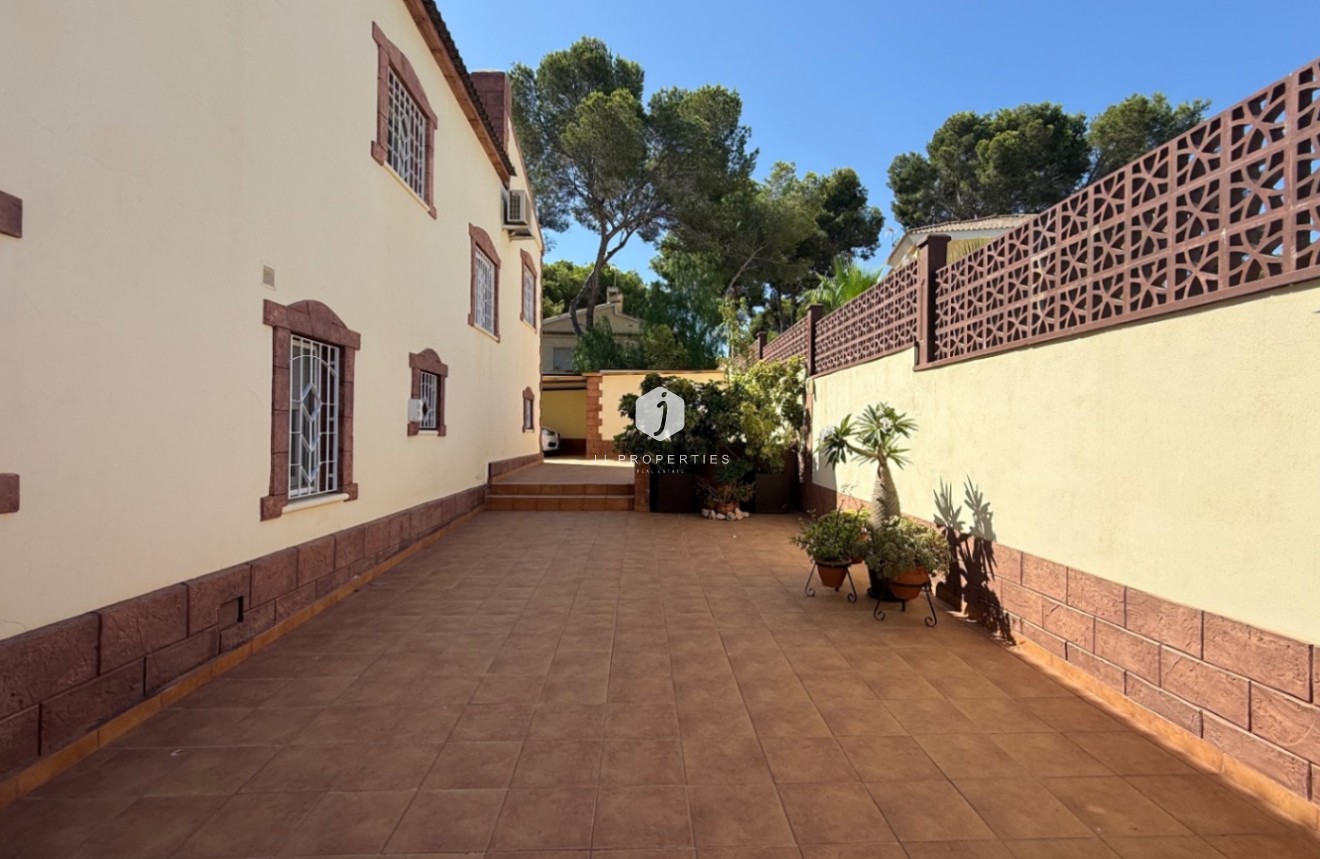 Segunda mano - Villa -
Torrevieja - Costa Blanca