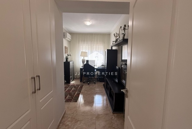 Segunda mano - Villa -
Torrevieja - Costa Blanca