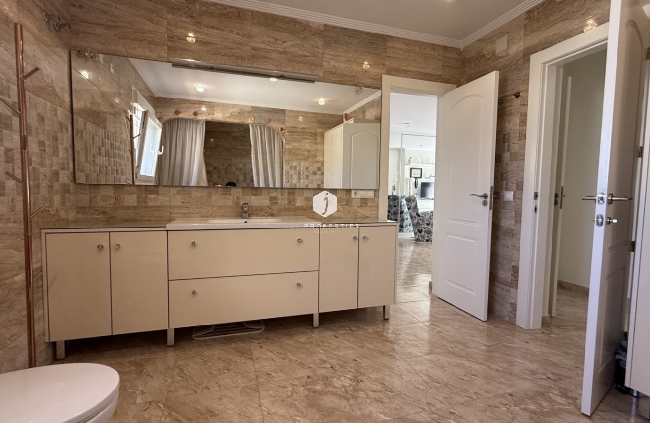 Segunda mano - Villa -
Torrevieja - Costa Blanca