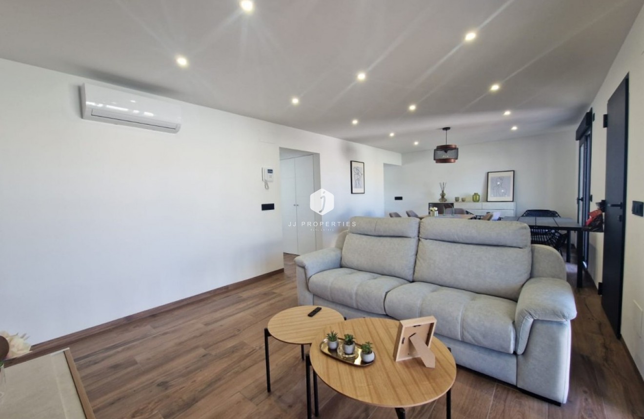 Segunda mano - Villa -
Los Balcones - Costa Blanca