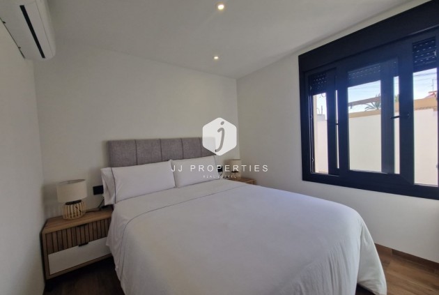 Segunda mano - Villa -
Los Balcones - Costa Blanca