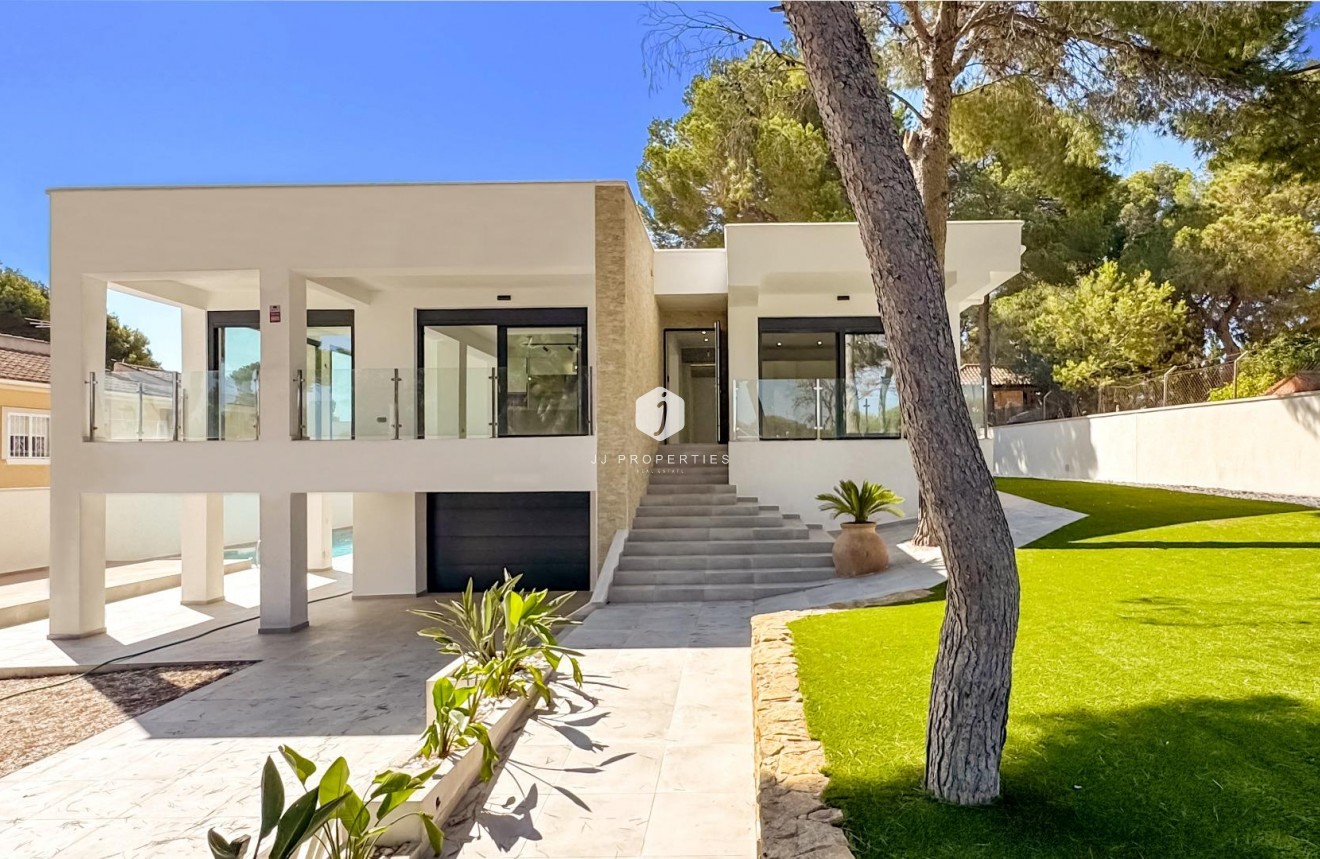 Aus zweiter Hand - Villa -
Torrevieja - Los Balcones - Los Altos del Edén