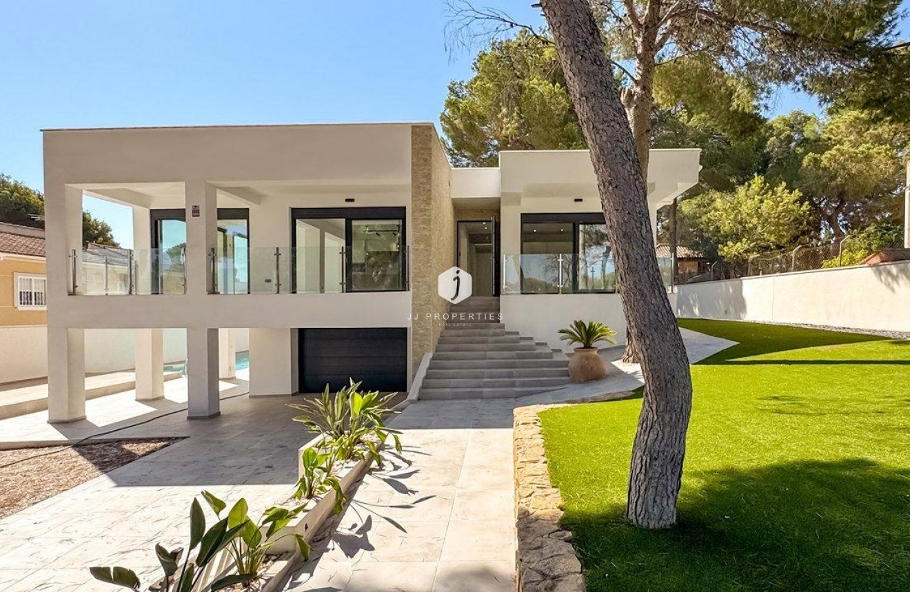 Aus zweiter Hand - Villa -
Torrevieja - Los Balcones - Los Altos del Edén