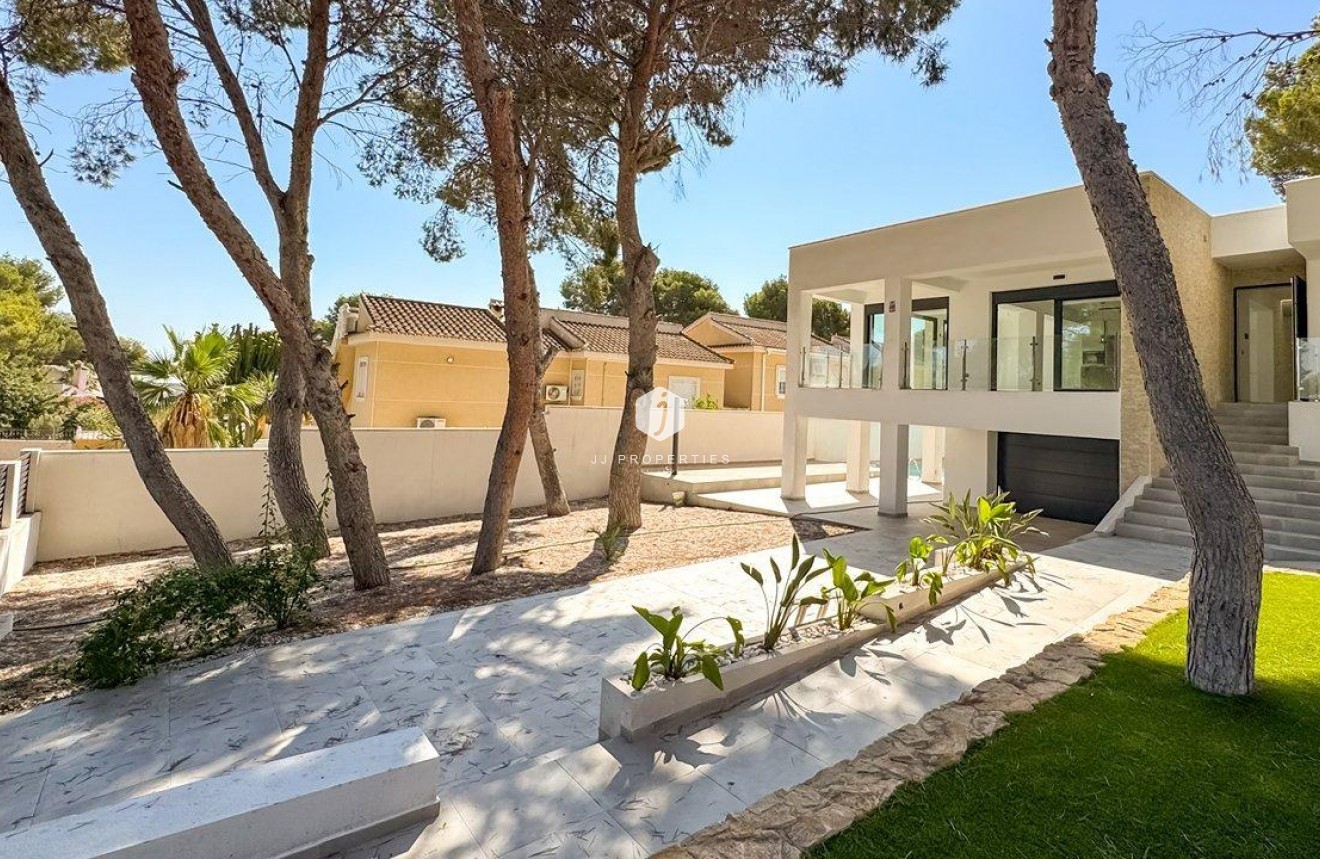 Aus zweiter Hand - Villa -
Torrevieja - Los Balcones - Los Altos del Edén