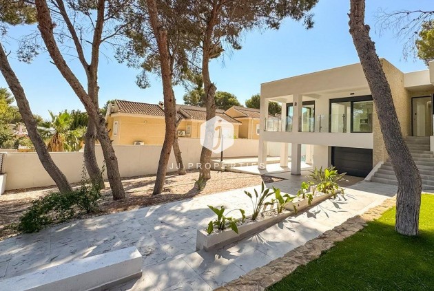 Aus zweiter Hand - Villa -
Torrevieja - Los Balcones - Los Altos del Edén