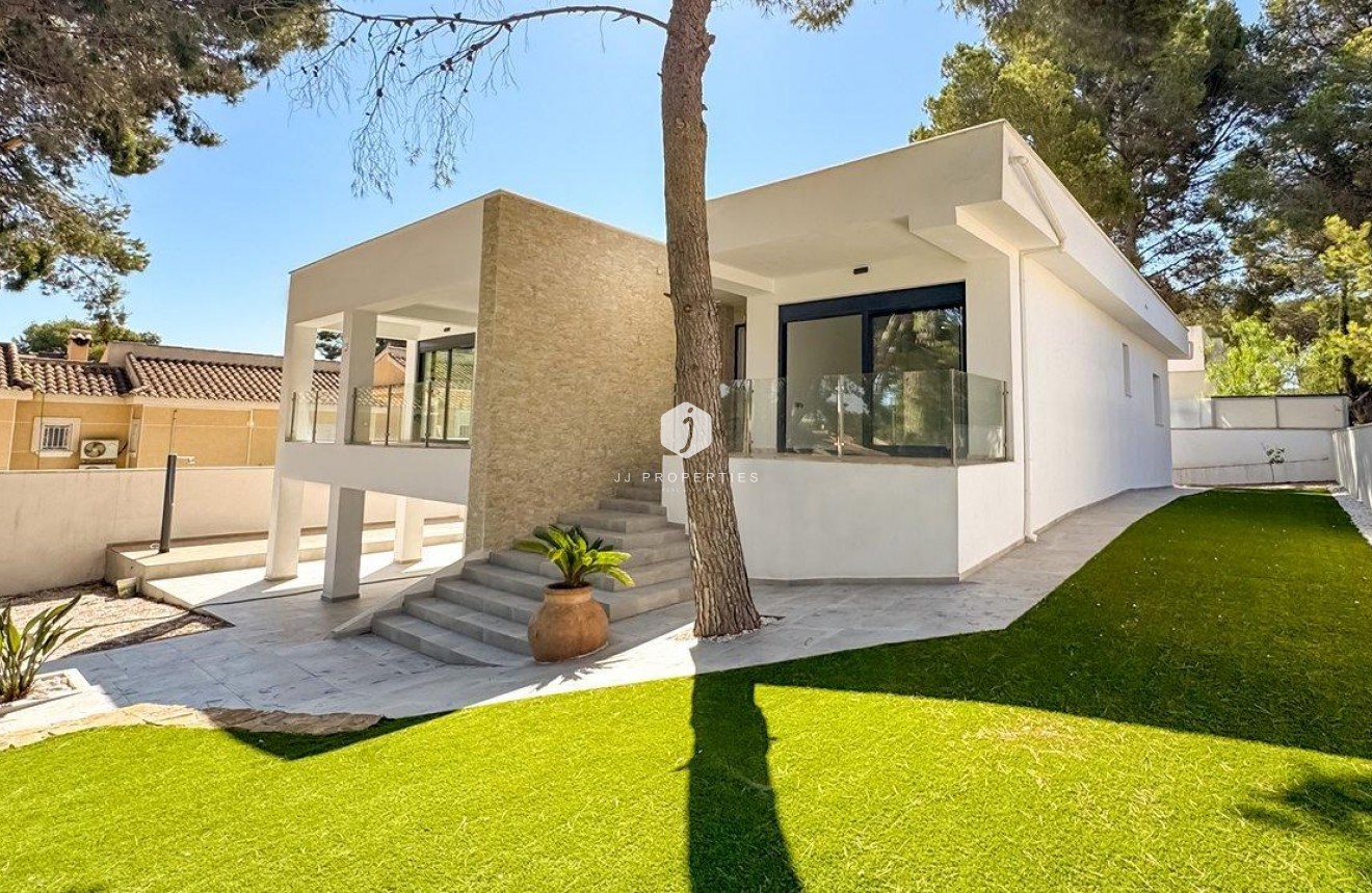 Aus zweiter Hand - Villa -
Torrevieja - Los Balcones - Los Altos del Edén