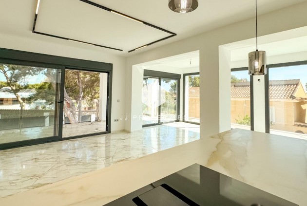 Aus zweiter Hand - Villa -
Torrevieja - Los Balcones - Los Altos del Edén