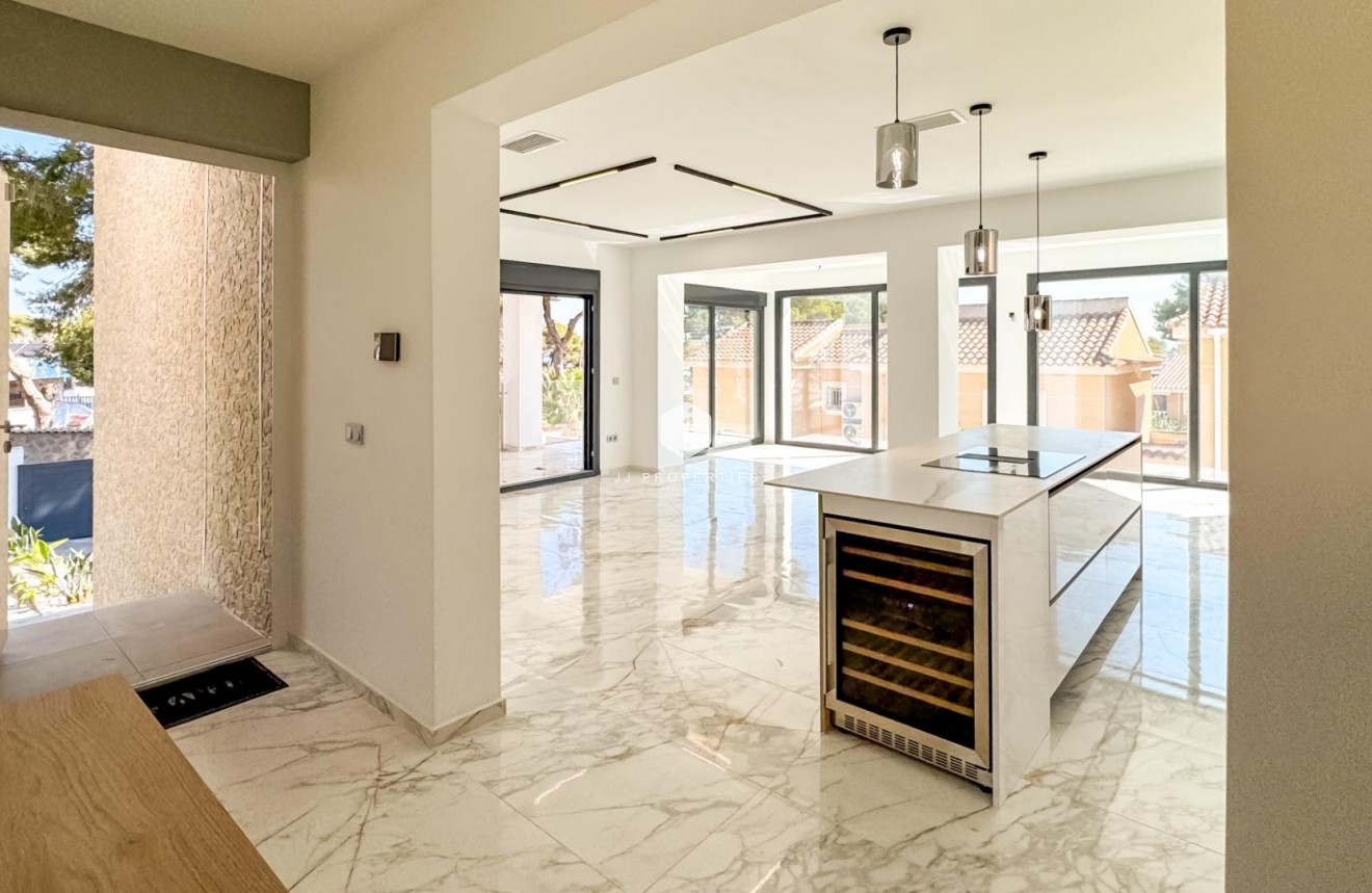 Aus zweiter Hand - Villa -
Torrevieja - Los Balcones - Los Altos del Edén