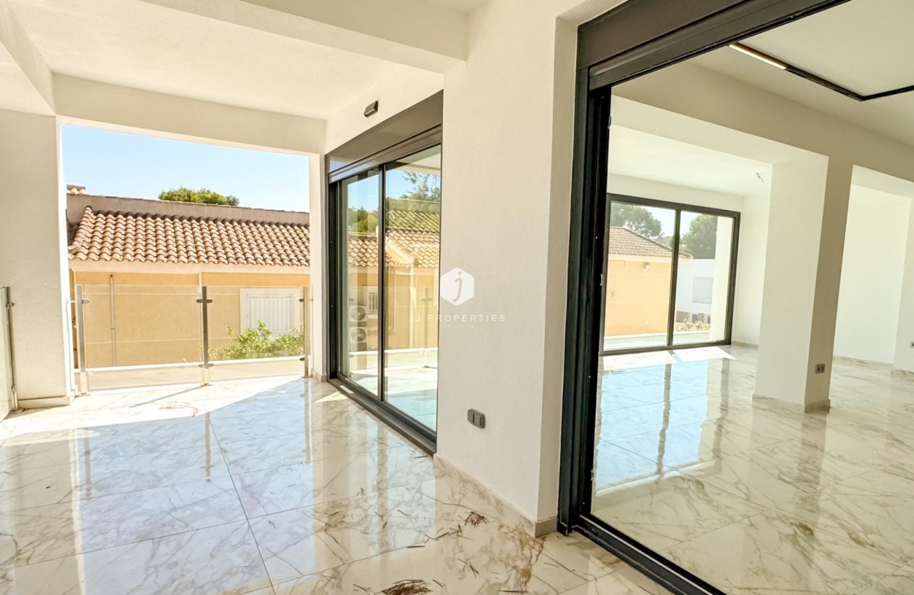 Aus zweiter Hand - Villa -
Torrevieja - Los Balcones - Los Altos del Edén