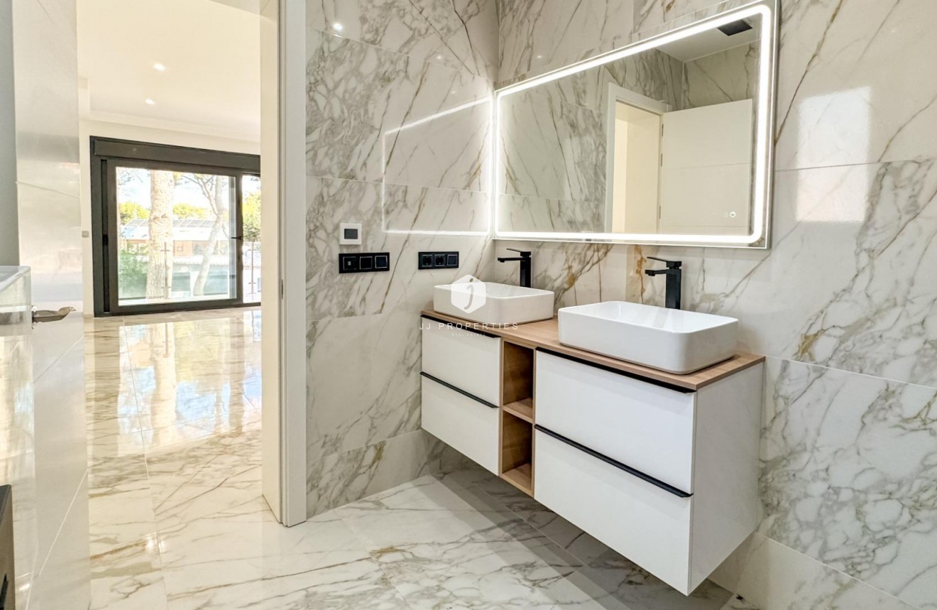 Aus zweiter Hand - Villa -
Torrevieja - Los Balcones - Los Altos del Edén