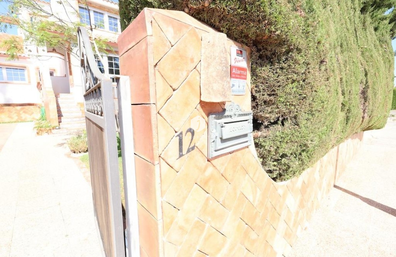 Segunda mano - Villa -
Orihuela Costa - Costa Blanca