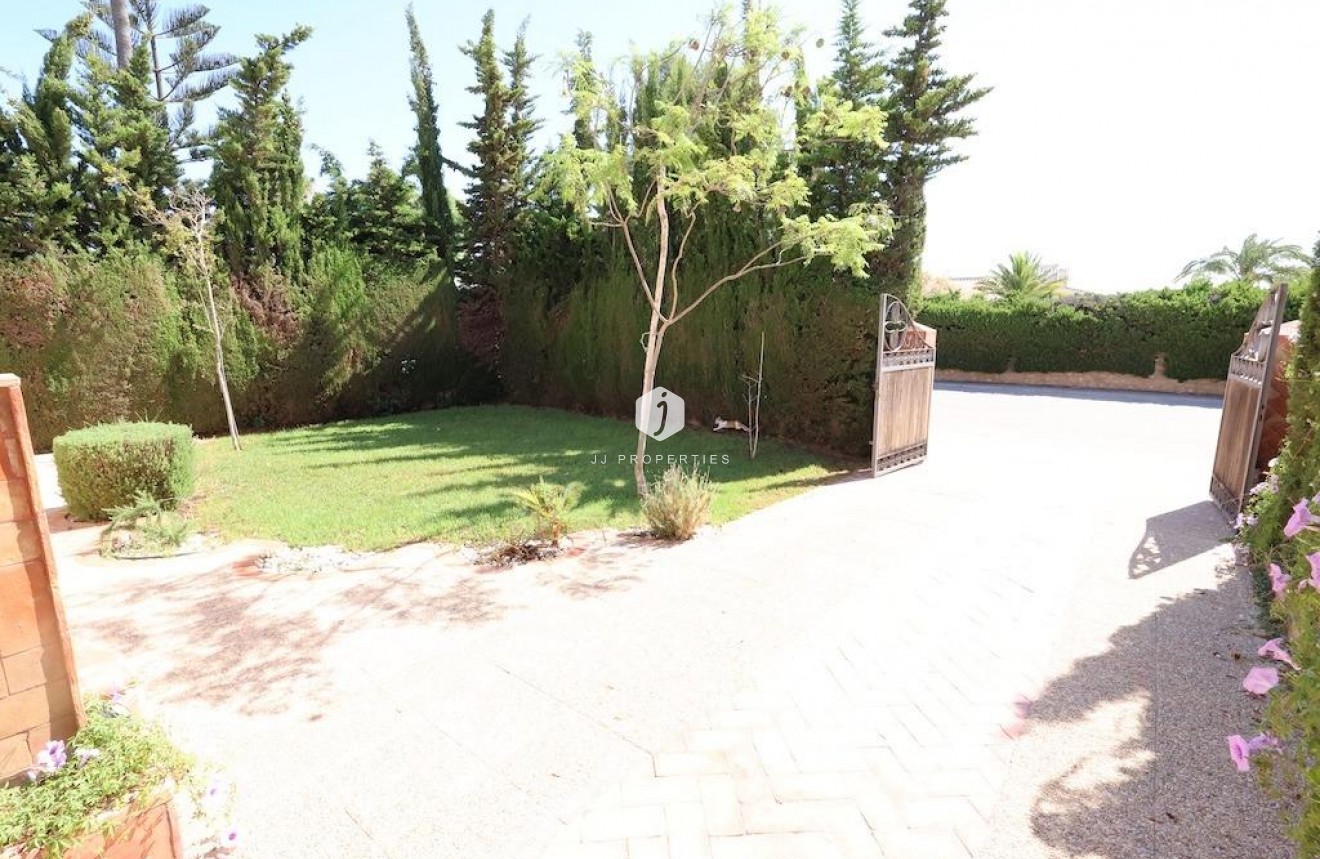 Segunda mano - Villa -
Orihuela Costa - Costa Blanca