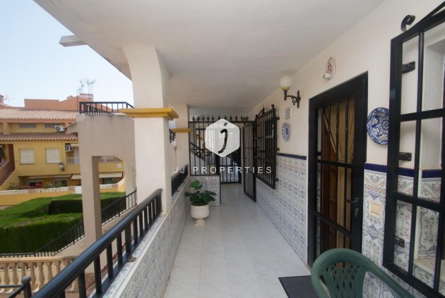 Segunda mano - Apartamento / piso -
Torrevieja - Mar Azul
