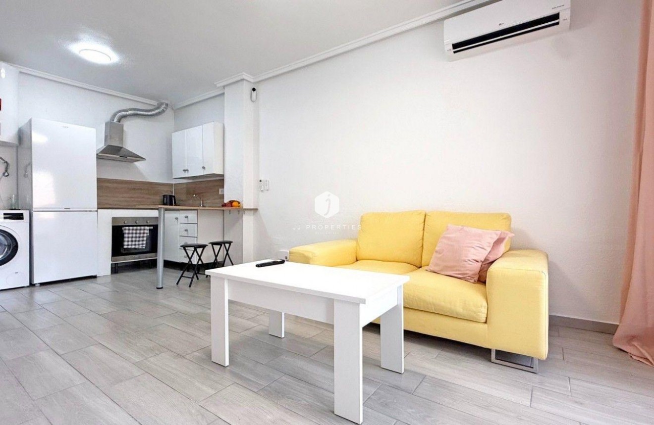 Segunda mano - Apartamento / piso -
Torrevieja - Playa del Cura