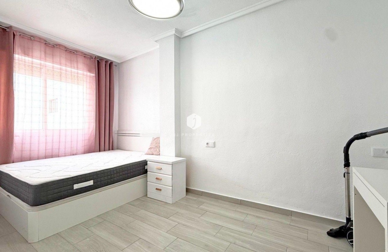 Segunda mano - Apartamento / piso -
Torrevieja - Playa del Cura