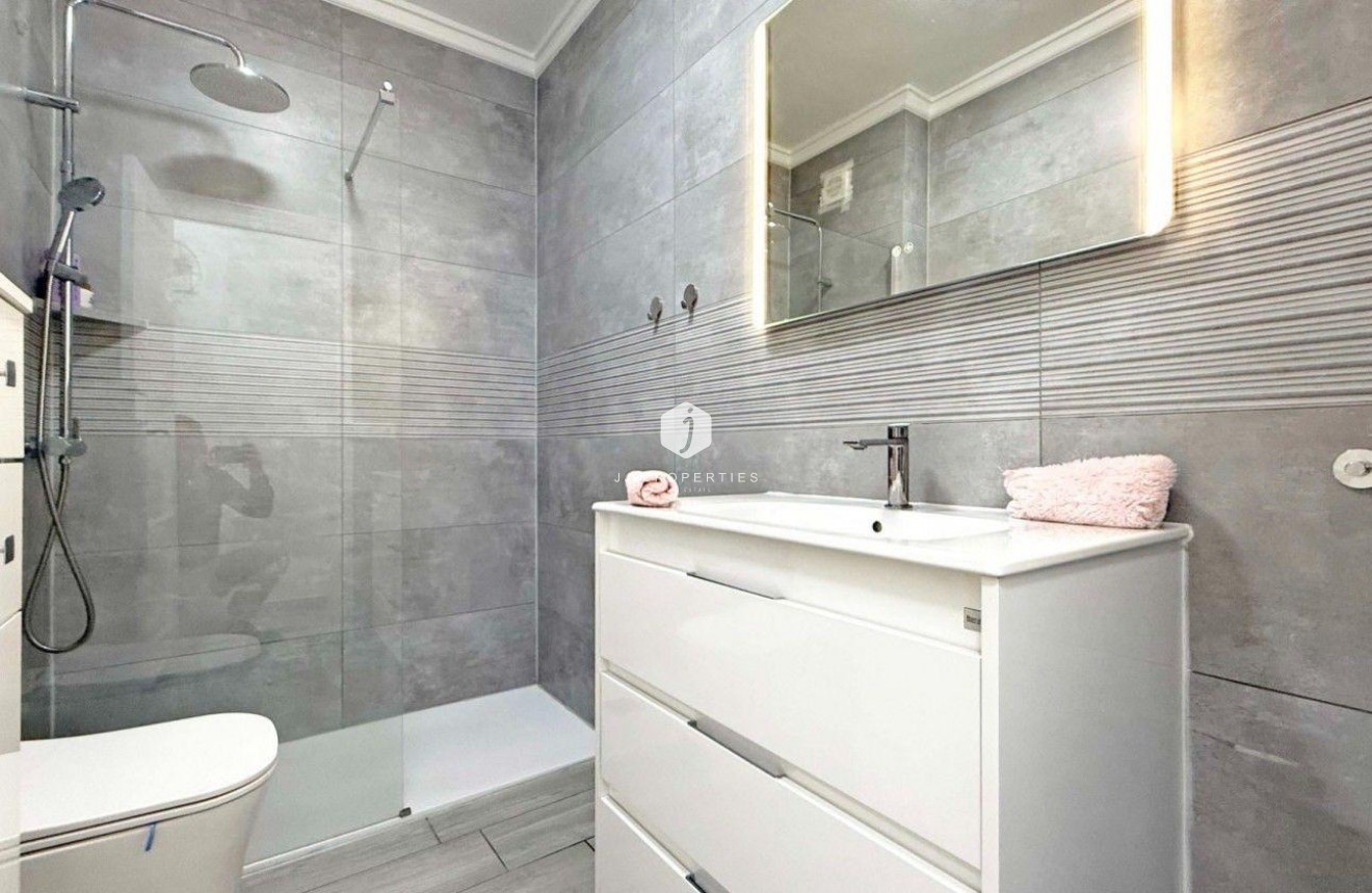 Segunda mano - Apartamento / piso -
Torrevieja - Playa del Cura