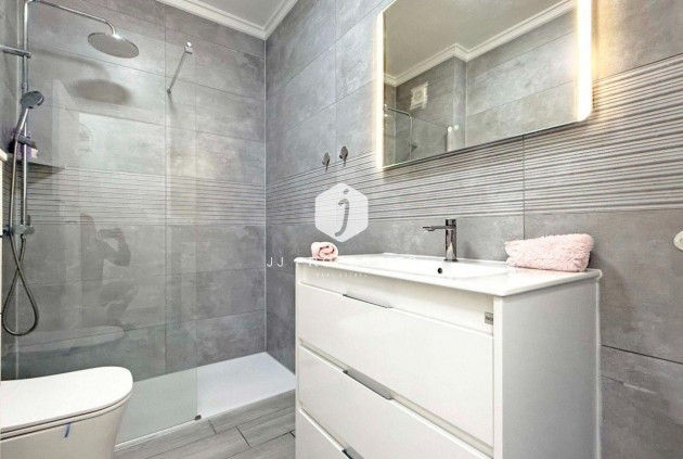 Segunda mano - Apartamento / piso -
Torrevieja - Playa del Cura