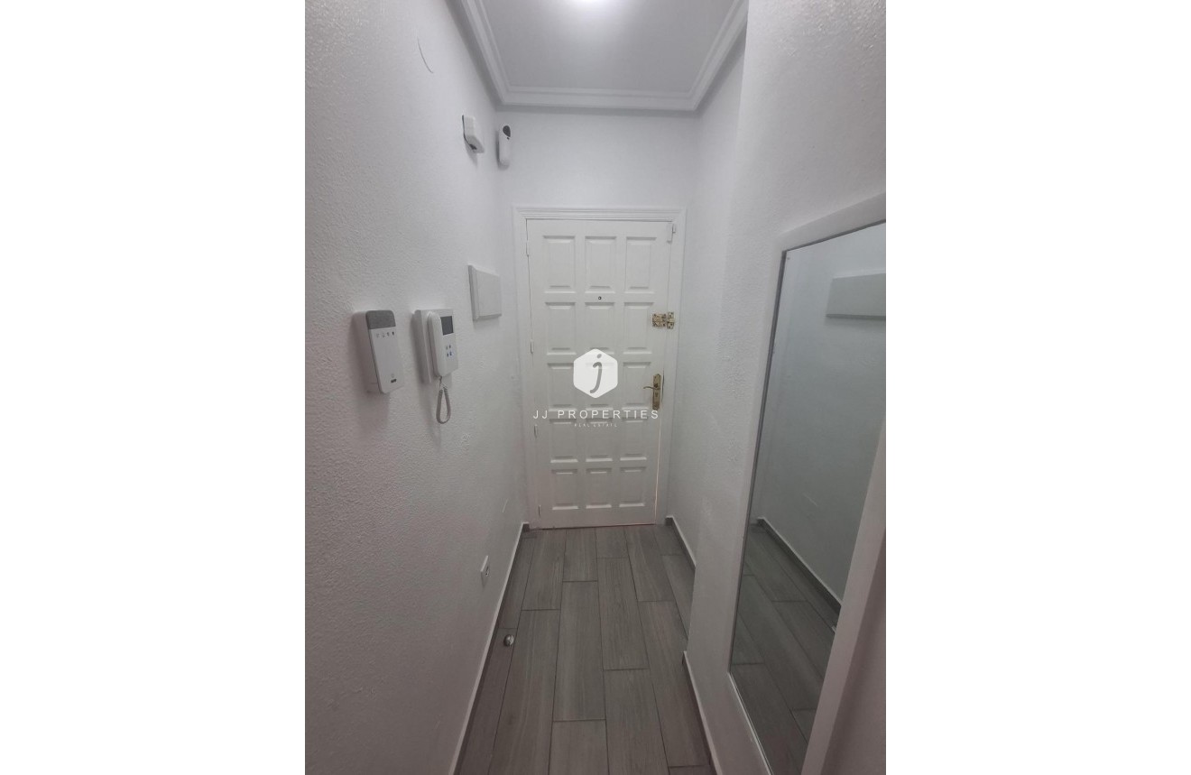Segunda mano - Apartamento / piso -
Torrevieja - Playa del Cura