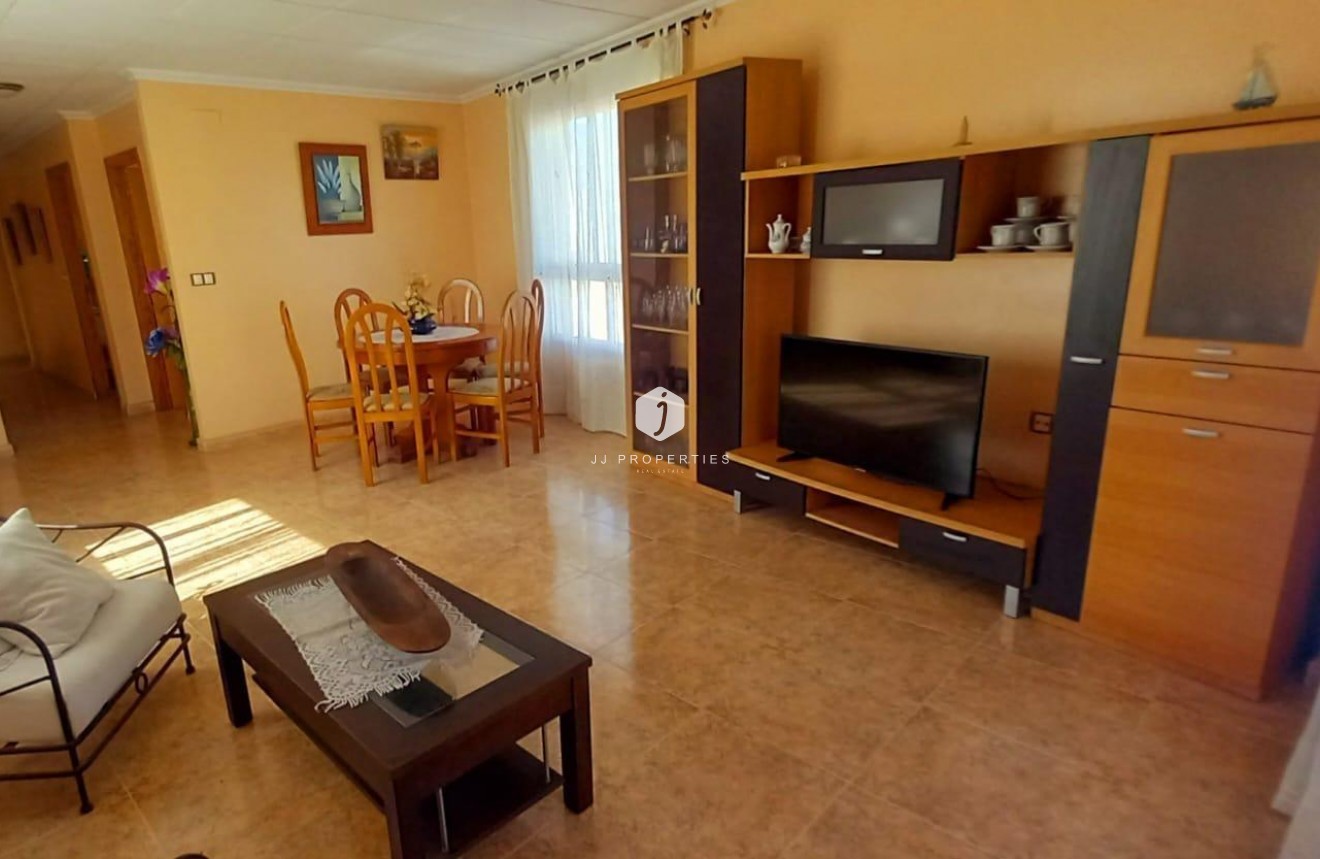 Z drugiej ręki - Szalet -
Torrevieja - Nueva Torrevieja