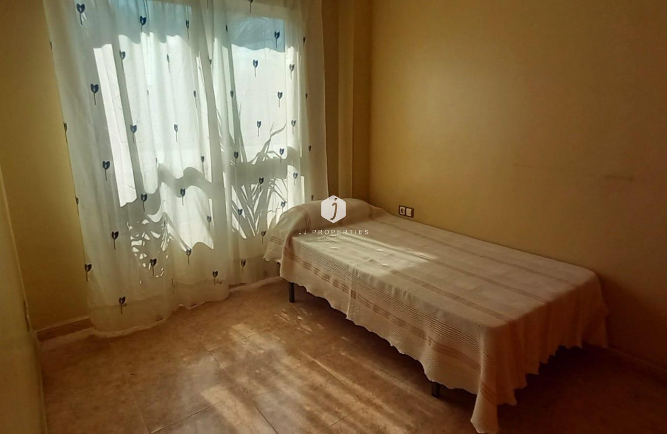 Z drugiej ręki - Szalet -
Torrevieja - Nueva Torrevieja