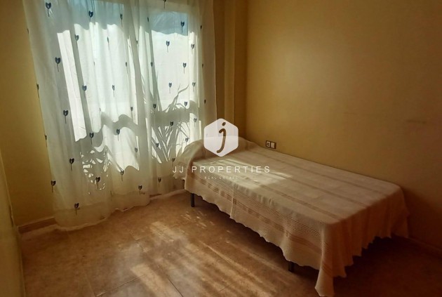 Z drugiej ręki - Szalet -
Torrevieja - Nueva Torrevieja