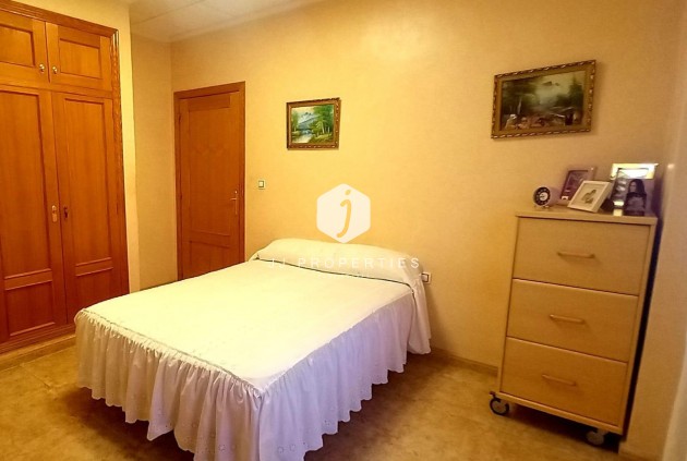 Z drugiej ręki - Szalet -
Torrevieja - Nueva Torrevieja