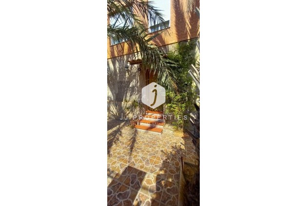 Z drugiej ręki - Szalet -
Torrevieja - Nueva Torrevieja