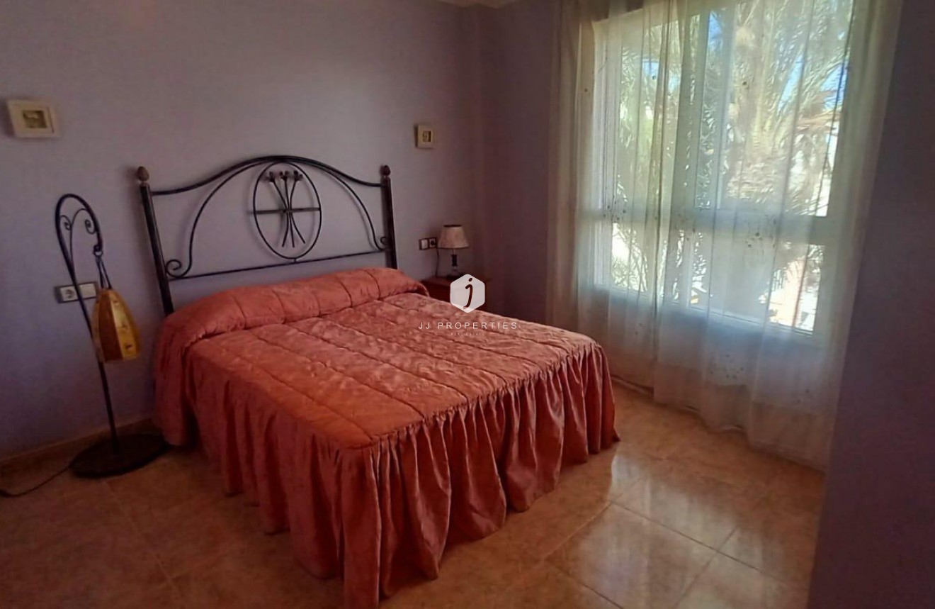 Z drugiej ręki - Szalet -
Torrevieja - Nueva Torrevieja