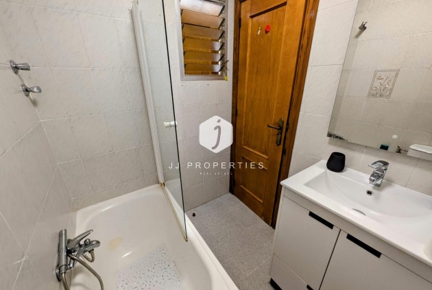 Tweedehands - Appartement / flat -
Torrevieja - Estacion de autobuses