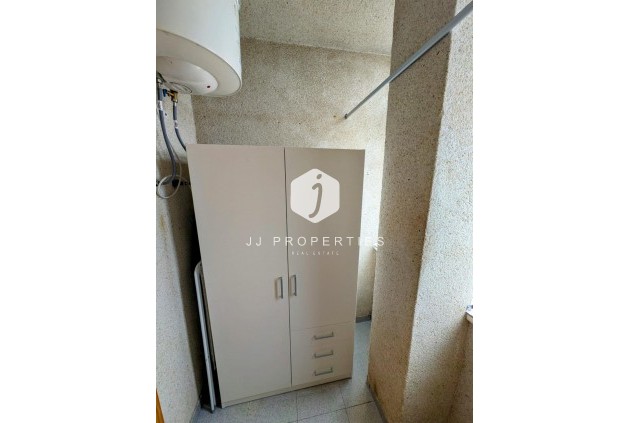 Tweedehands - Appartement / flat -
Torrevieja - Estacion de autobuses