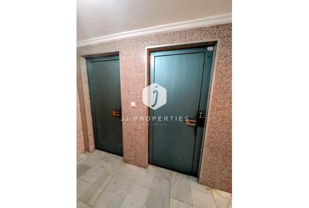 Tweedehands - Appartement / flat -
Torrevieja - Estacion de autobuses